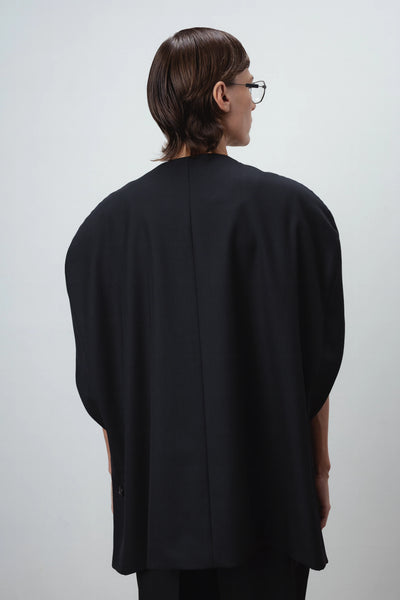 Sculptural wool black apsiaustas