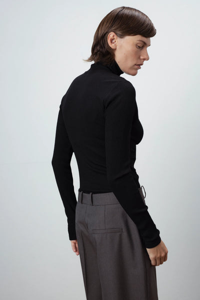 Wool top black palaidinė aukštu kaklu