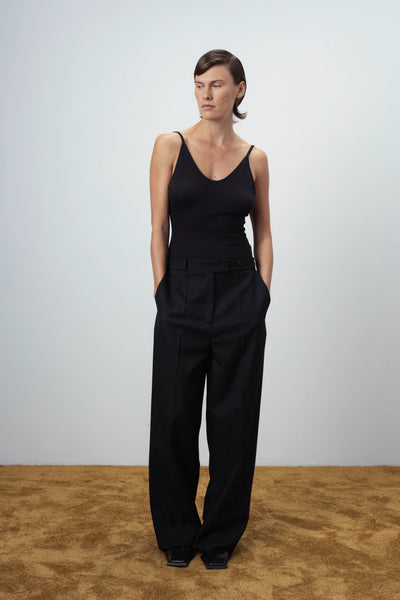 Pleated straight black kelnės