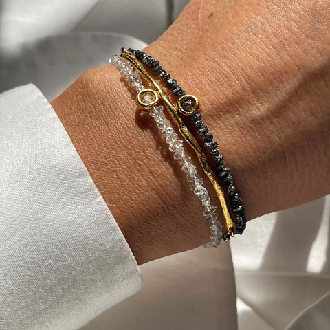 BLACK RAW DIAMOND CIRCLE 24K gold plated apyrankė