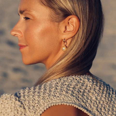 H i d e FRESHWATER mini grey pearl 24K gold plated auskarai
