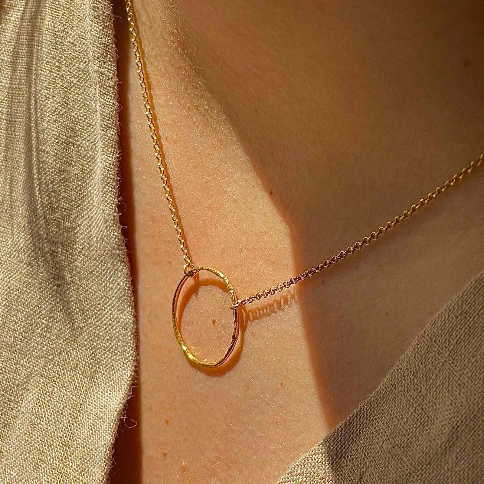 THIN FINGERPRINT CIRCLE 24K gold plated kaklo papuošalas