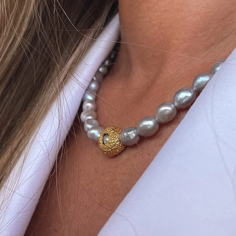 H i d e FRESHWATER grey pearl 24K gold plated kaklo papuošalas