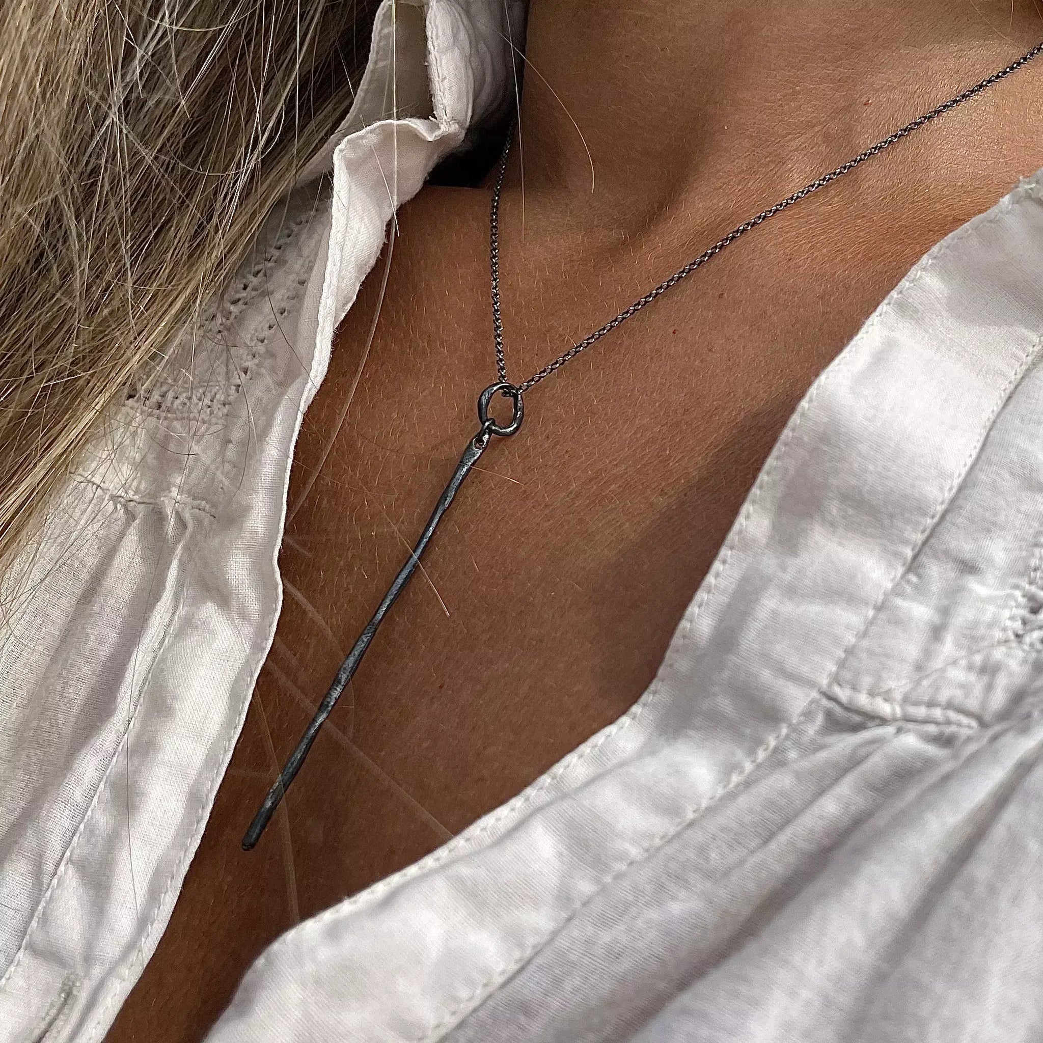 THIN LONG STICK 24K gold plated/oxidised silver kaklo papuošalas
