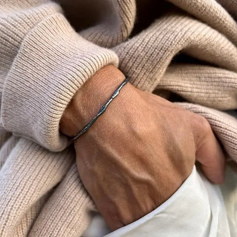 ROUGH CUFF oxidised apyrankė