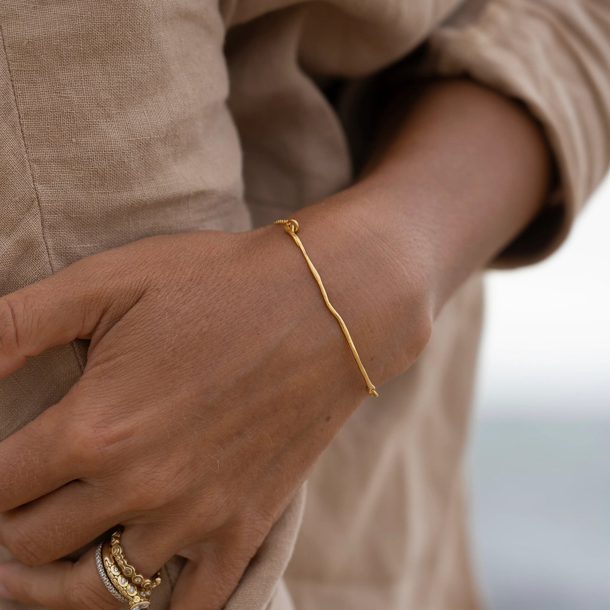 THIN HAND CRAFTED 24K gold plated apyrankė