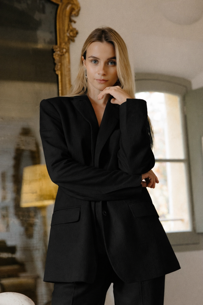 Romy švarkas juodas