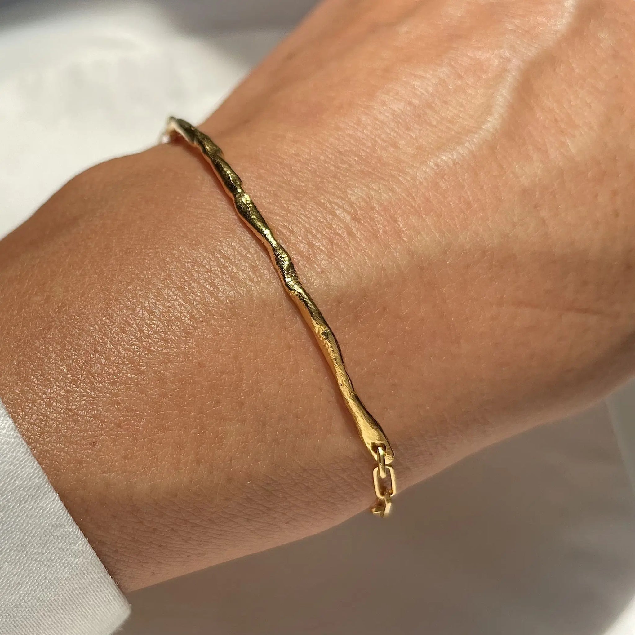 TANZANITE CIRCLE 24K gold plated apyrankė