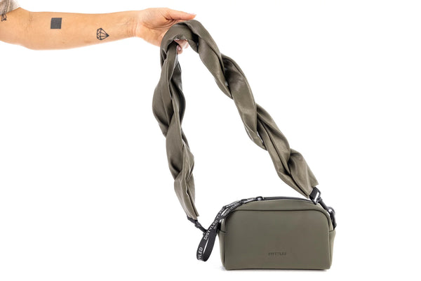 Camera rankinė, medium/ twisted strap