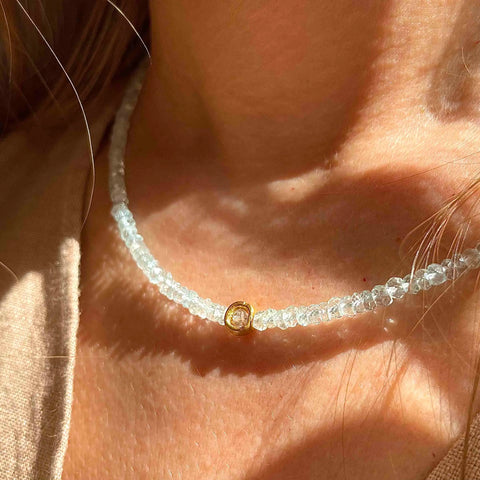 AQUAMARINE CIRCLE 24K gold plated kaklo papuošalas