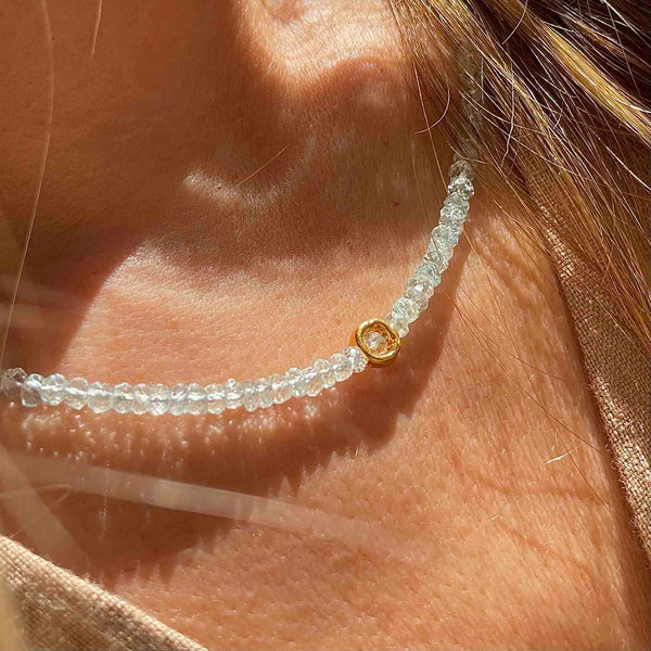 AQUAMARINE CIRCLE 24K gold plated kaklo papuošalas