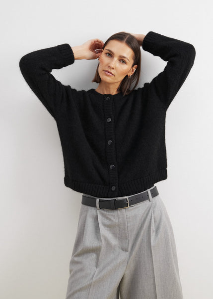 Megztinis Nina – juoda