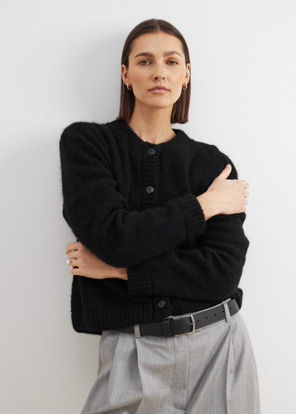 Megztinis Nina – juoda