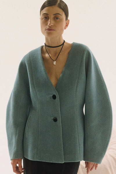 Juoda virvelė su barokiniu perlu (auksas)