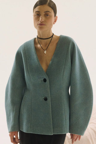 Juoda virvelė su barokiniu perlu (auksas)