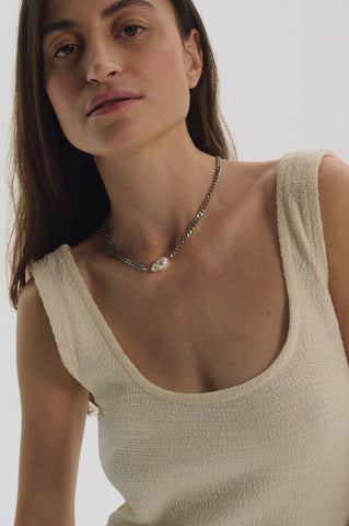 Masyvi grandinėlė su barokiniu perlu