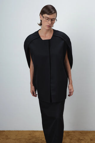 Sculptural wool black apsiaustas