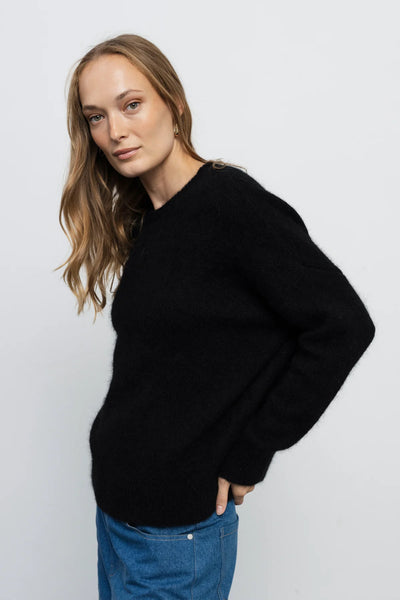 CHLOE megztinis juoda
