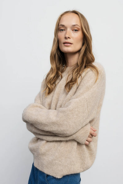 CHLOE megztinis smėlinė