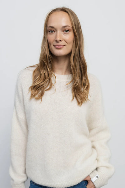 CHLOE megztinis pieno baltumo