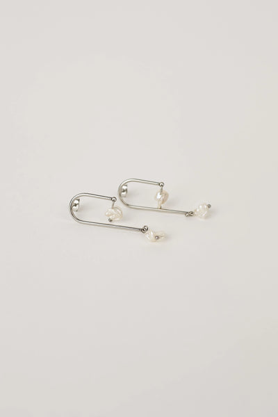 Kabantys perlų auskarai (sidabras)