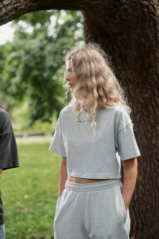 Oversize Crop Top - Šviesiai Pilka
