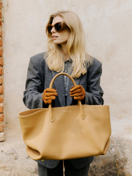 Maxi tote grublėtos odos rankinė ruda