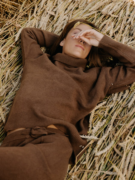 Magda kostiumas rudas