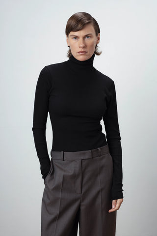 Wool top black palaidinė aukštu kaklu