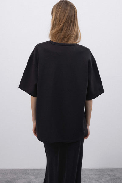 Monogram black marškinėliai
