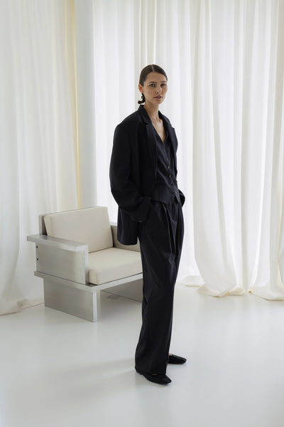 Pleated wide suit black kelnės