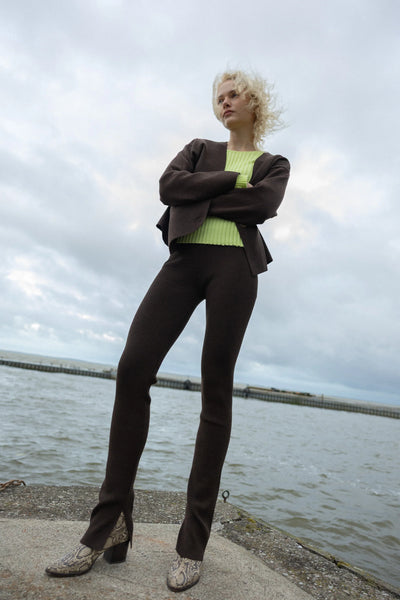 Barra stulpeliu megztos 100% merino vilnos tamprės šokoladas