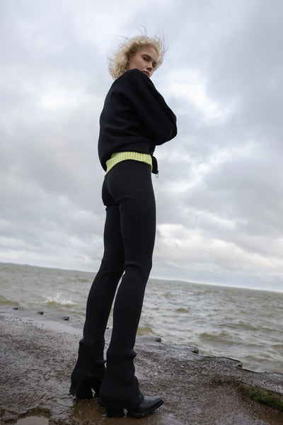 Barra stulpeliu megztos 100% merino vilnos tamprės juoda