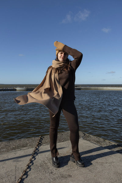 Barra stulpeliu megztos 100% merino vilnos tamprės šokoladas