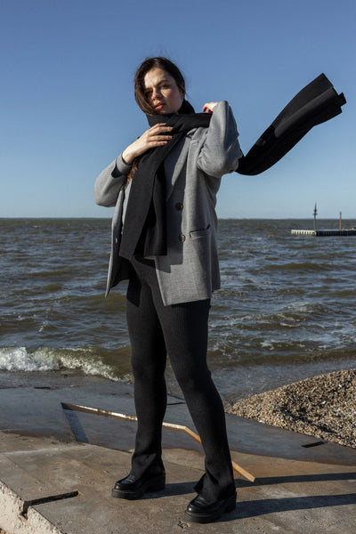 Barra stulpeliu megztos 100% merino vilnos tamprės juoda