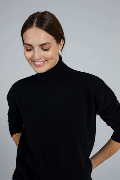 ‘GABI’ black megztinis