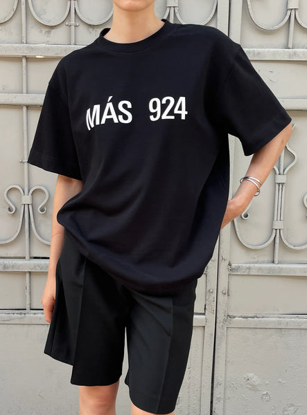 Juodi logo marškinėliai