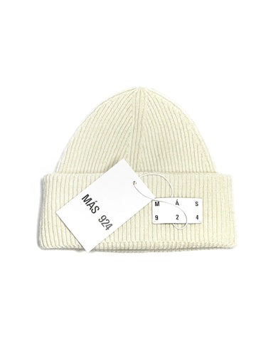 Pieno spalvos vilnonė kepurė