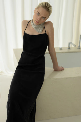 Long minimal slip black suknelė