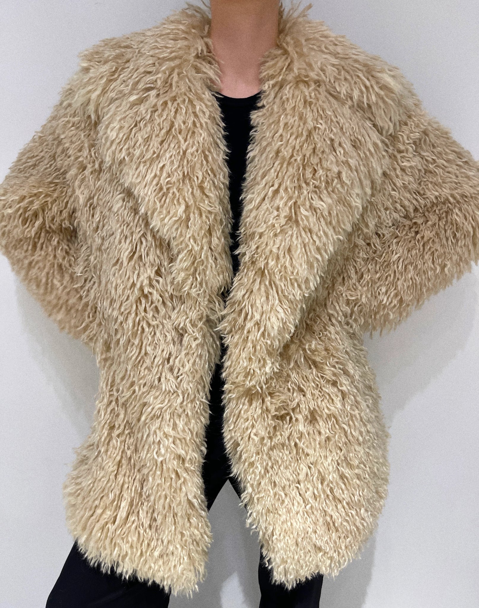 Trumpi kreminiai kailiniai