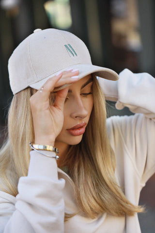 Velvet kepurė su snapeliu | Taupe