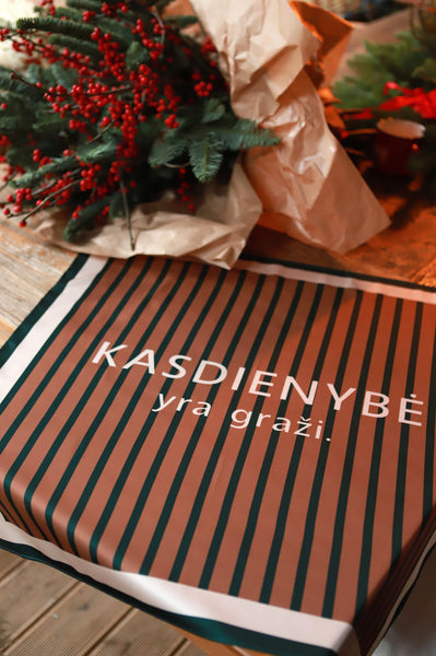 „Kasdienybė yra graži“ skarelė