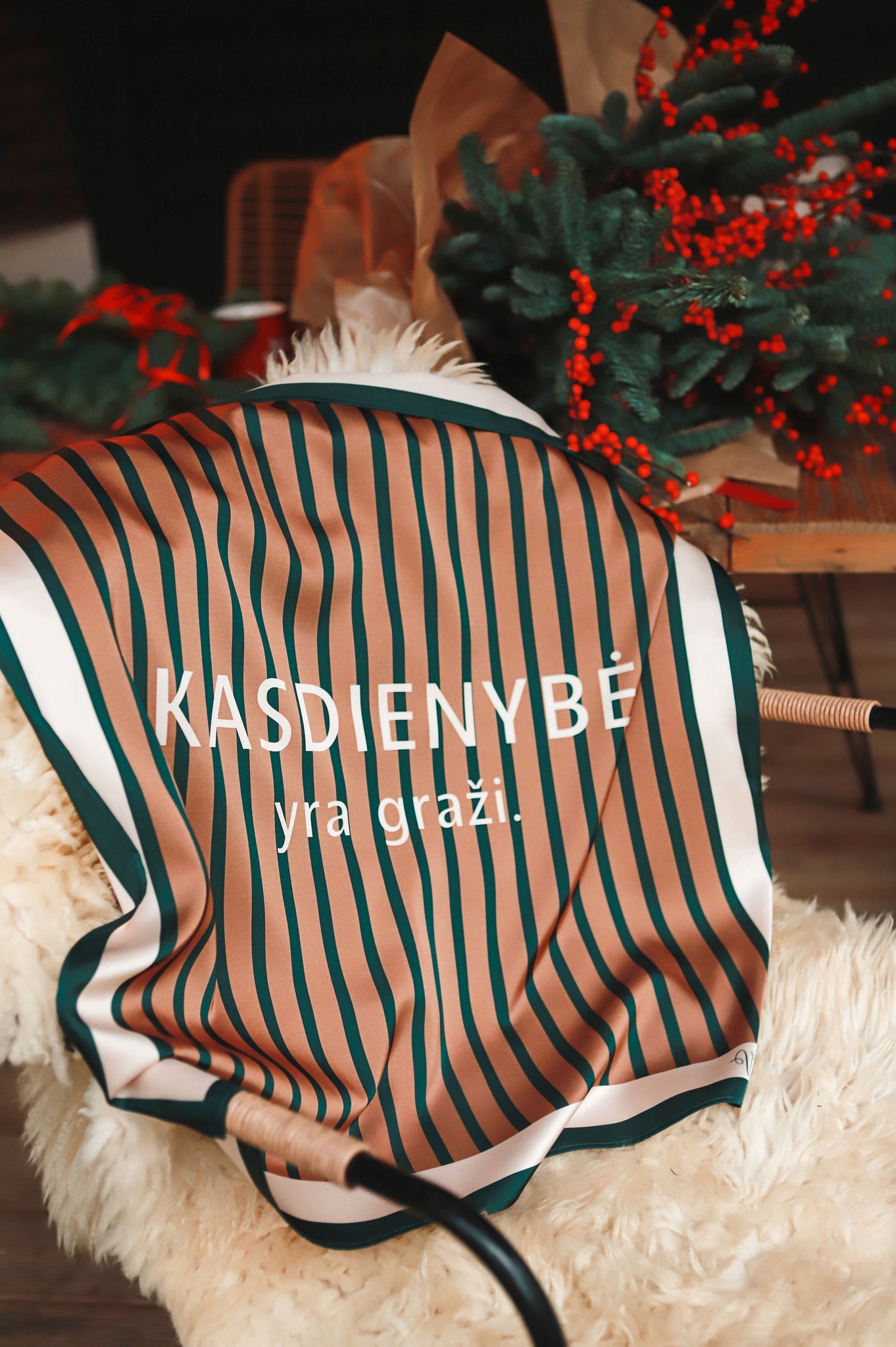 „Kasdienybė yra graži“ skarelė