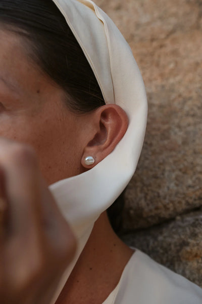 Keshi perlų įsegami auskarai