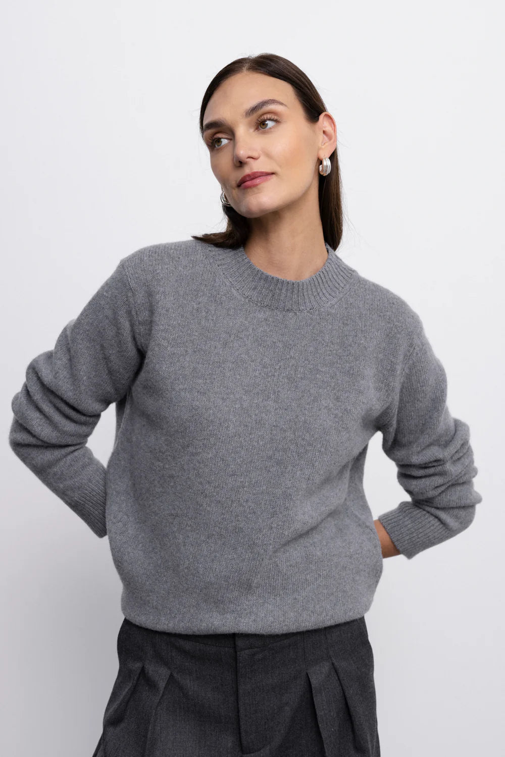 'LEA' pilkas megztinis