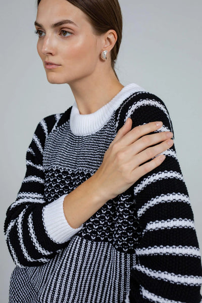 ‘NOELLE’ black megztinis