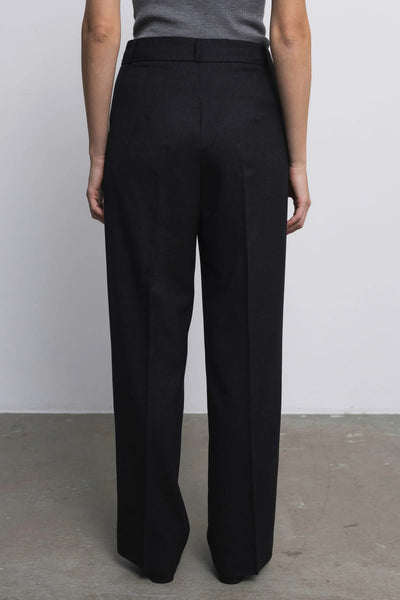 ‘SOPHIE’ black kelnės