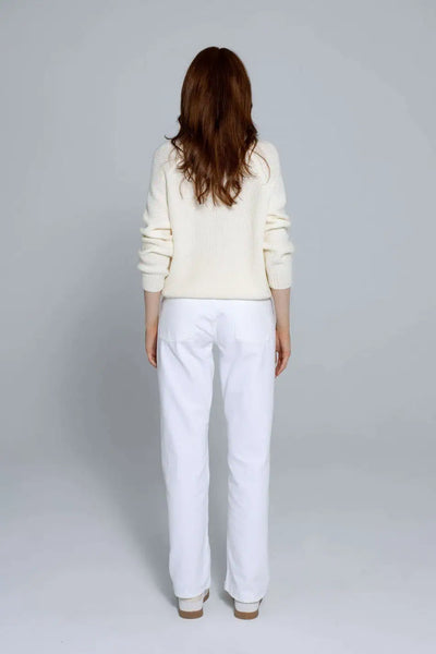 ‘SUZY’ milk white megztinis