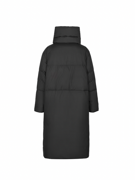 Long down with a detachable collar striukė