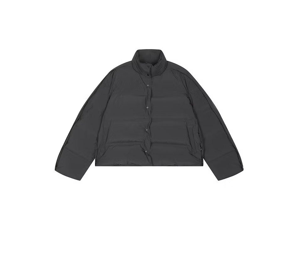 Short oversized down striukė